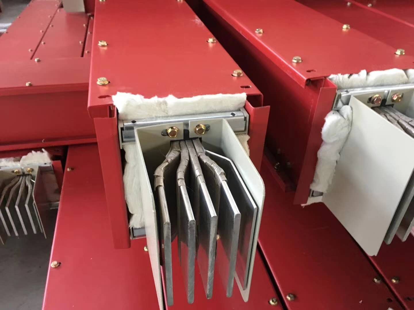 礦物質耐火母線